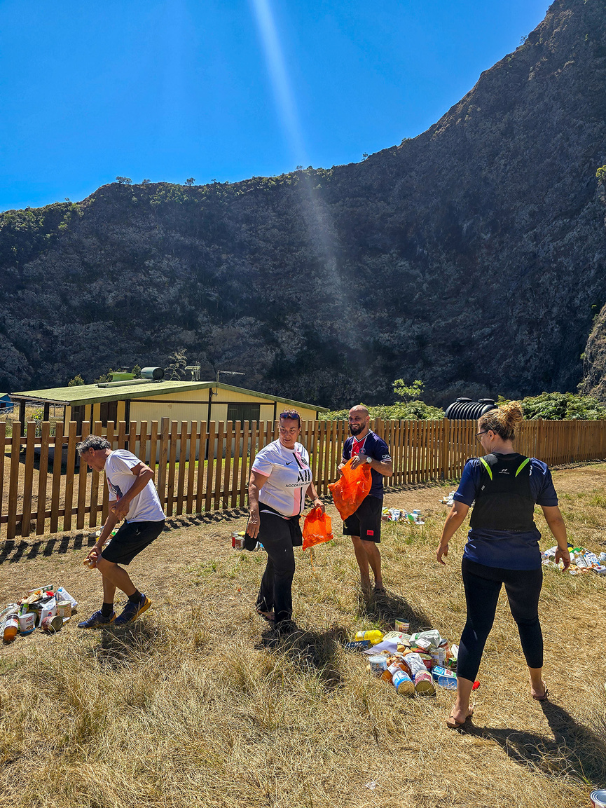 Mafate en fèt" avec le PSG Official Supporters Club La Réunion Mafate en fèt" avec le PSG Official Supporters Club La Réunion
