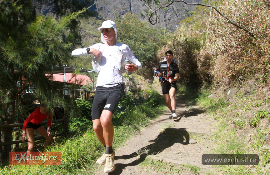 Baptiste Chassagne à Mafate, en tête de la course Baptiste Chassagne à Mafate, en tête de la course