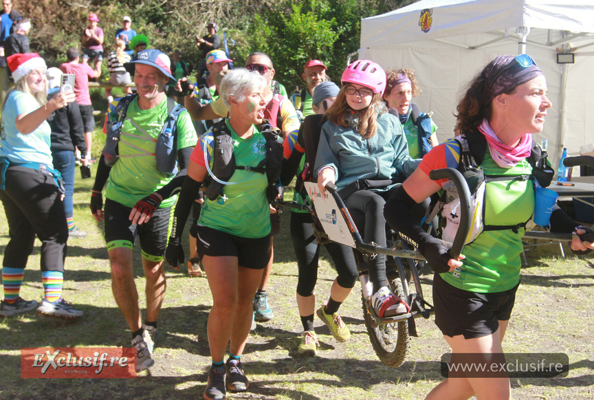 Les joëlettes en action « dan' fond Mafate » Les joëlettes en action « dan' fond Mafate »