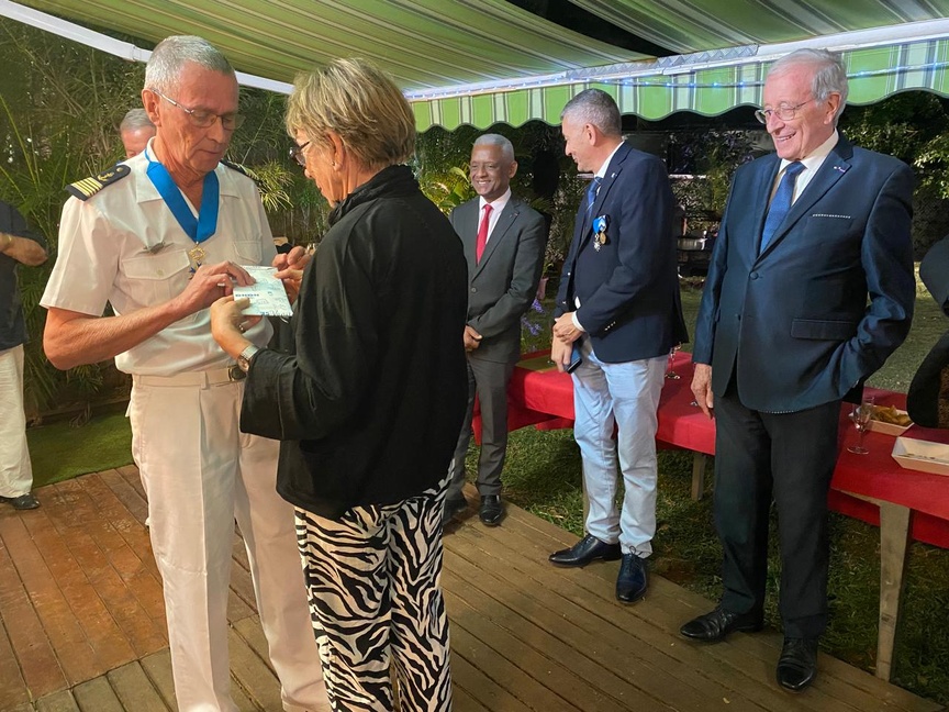 Ordre National du Mérite: Bernard Salva a reçu la croix de commandeur Ordre National du Mérite: Bernard Salva a reçu la croix de commandeur