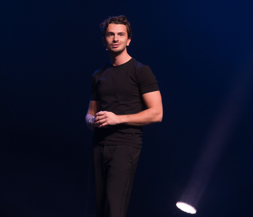 David Voinson, humoriste, en spectacle à Champ Fleuri: photos