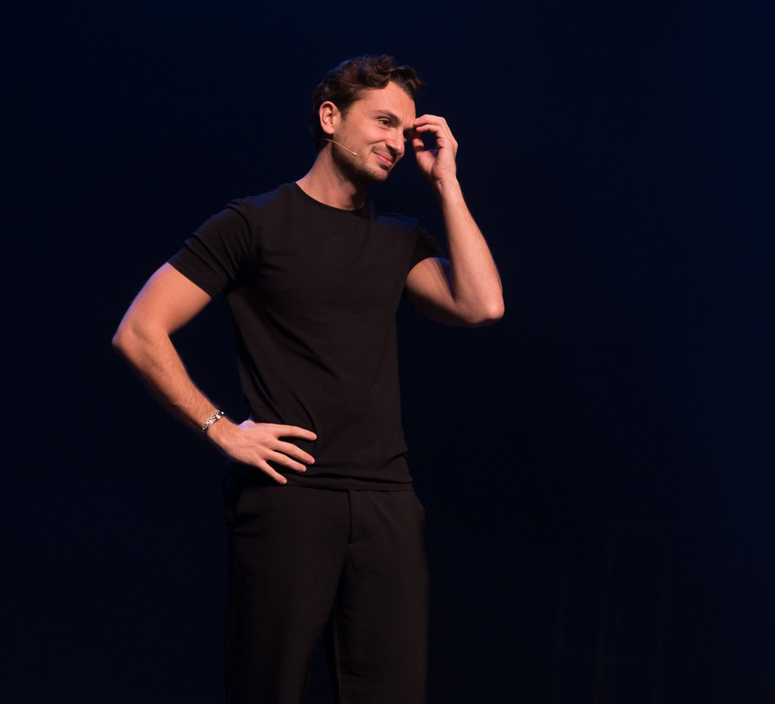 David Voinson, humoriste, en spectacle à Champ Fleuri: photos David Voinson, humoriste, en spectacle à Champ Fleuri: photos