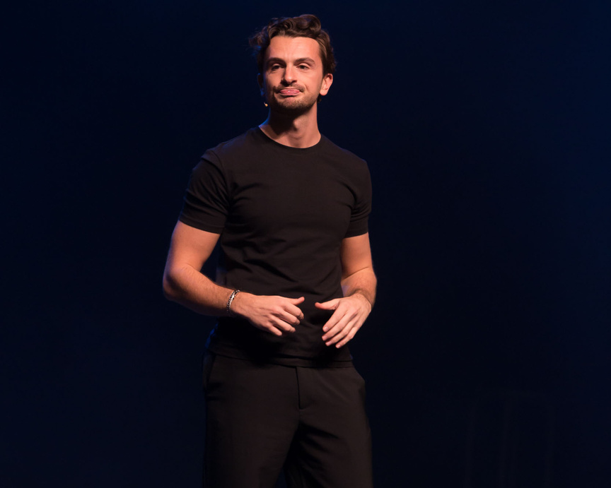 David Voinson, humoriste, en spectacle à Champ Fleuri: photos