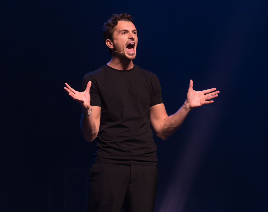 David Voinson, humoriste, en spectacle à Champ Fleuri: photos