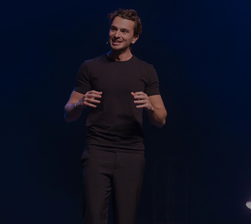 David Voinson, humoriste, en spectacle à Champ Fleuri: photos