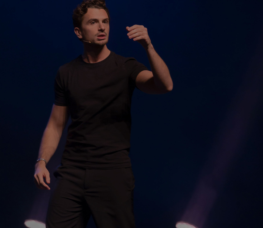 David Voinson, humoriste, en spectacle à Champ Fleuri: photos