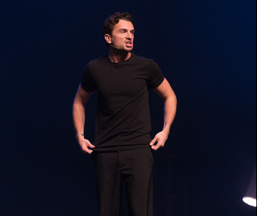 David Voinson, humoriste, en spectacle à Champ Fleuri: photos