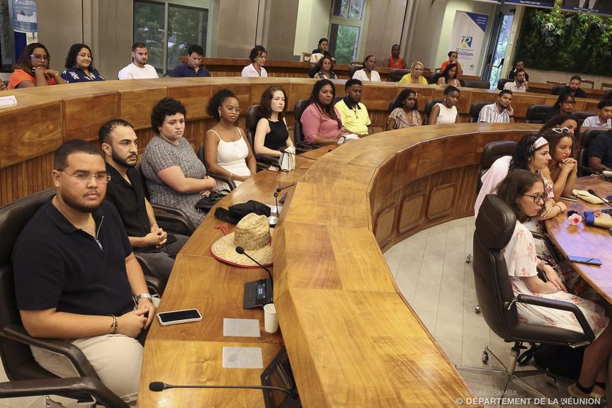 Prix Départemental de l’Excellence 2025: la jeunesse réunionnaise à l’honneur Prix Départemental de l’Excellence 2025: la jeunesse réunionnaise à l’honneur