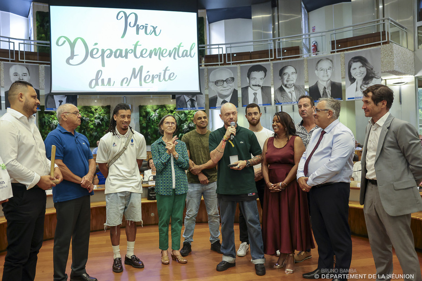 Prix Départemental du Mérite à 10 Réunionnais.e.s: l’engagement citoyen reconnu
