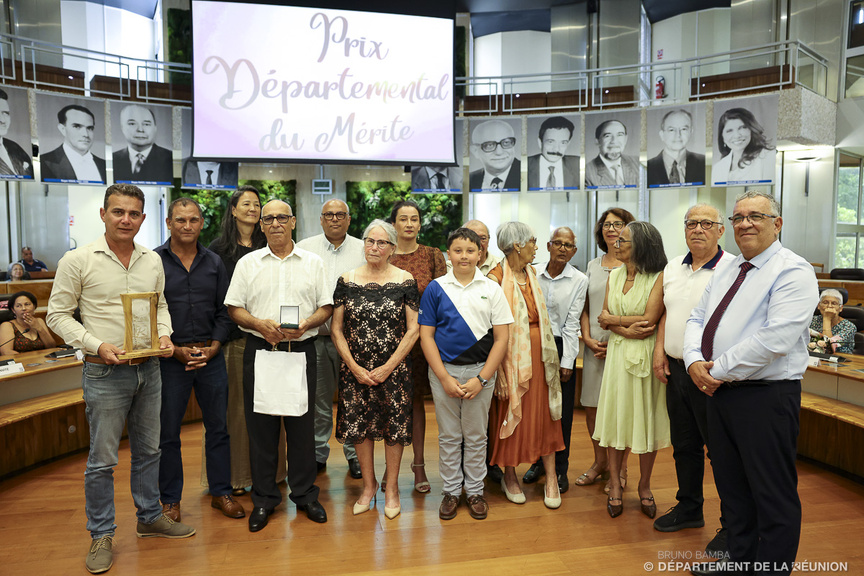 Prix Départemental du Mérite à 10 Réunionnais.e.s: l’engagement citoyen reconnu
