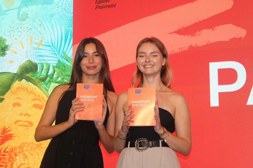 Maïa Desmier, secrétaire générale du CDAD, et Albane Cardoso, Servce civique au CDAD