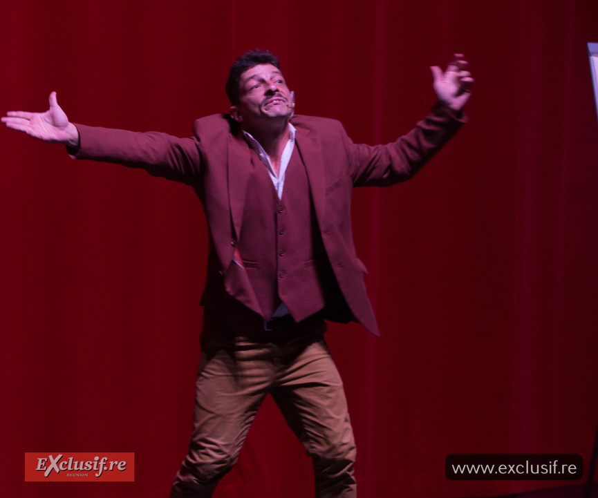 Mickael Pouvin à la Salle Gramoun Lélé à Saint-Benoît: toutes les photos Mickael Pouvin à la Salle Gramoun Lélé à Saint-Benoît: toutes les photos