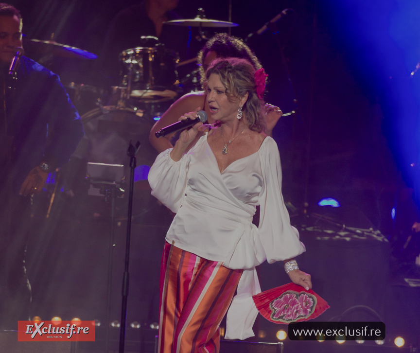 Jeane Manson en concert au Téat Plein Air de Saint-Gilles: photos