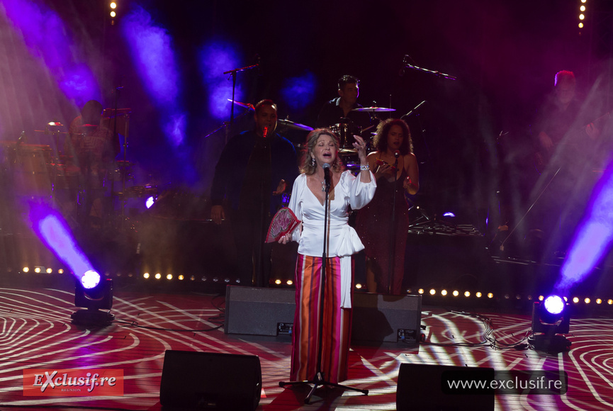 Jeane Manson en concert au Téat Plein Air de Saint-Gilles: photos Jeane Manson en concert au Téat Plein Air de Saint-Gilles: photos