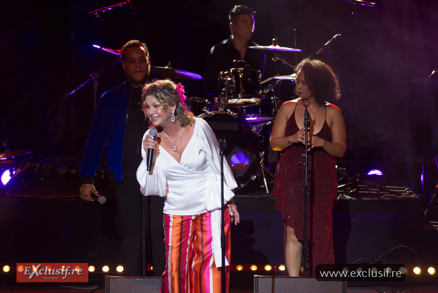 Jeane Manson en concert au Téat Plein Air de Saint-Gilles: photos