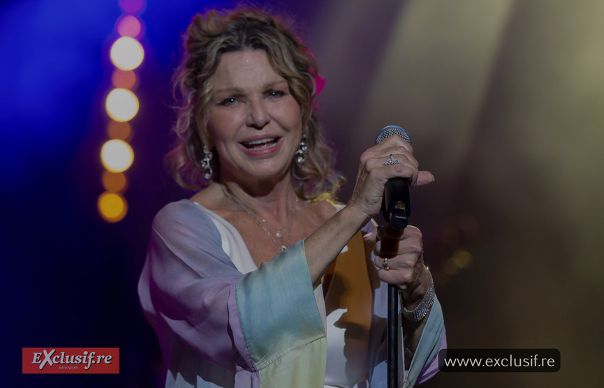 Jeane Manson en concert au Téat Plein Air de Saint-Gilles: photos