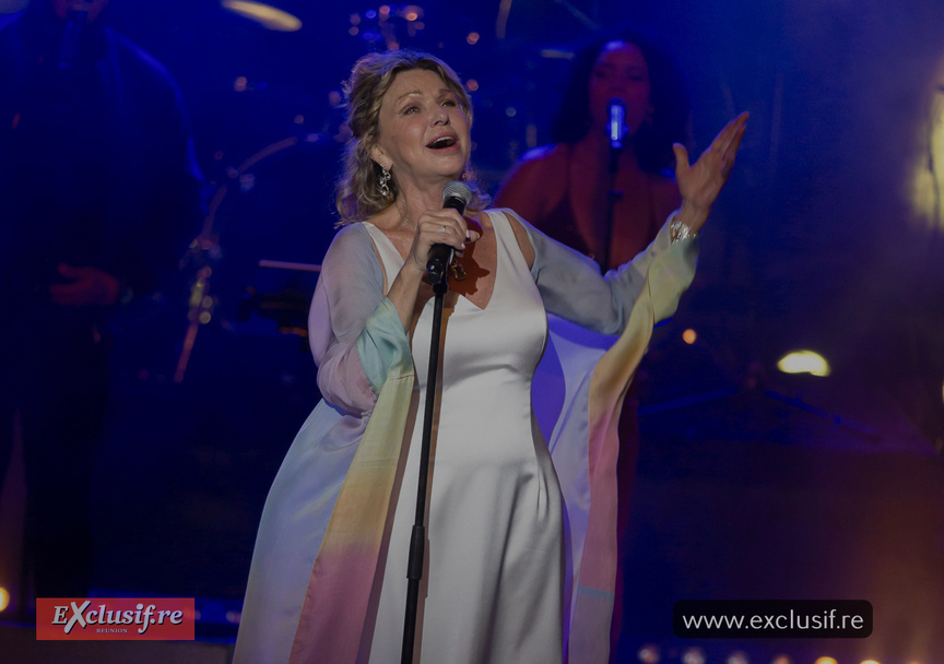 Jeane Manson en concert au Téat Plein Air de Saint-Gilles: photos