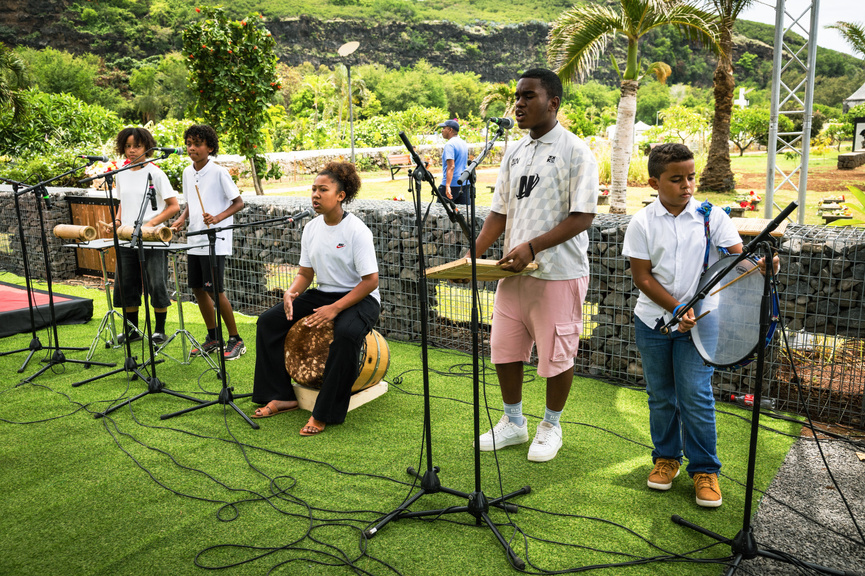 Le 20 désanm l fé réyone Sin Pol! (le 20 décembre fait rayonner Saint-Paul) Le 20 désanm l fé réyone Sin Pol! (le 20 décembre fait rayonner Saint-Paul)