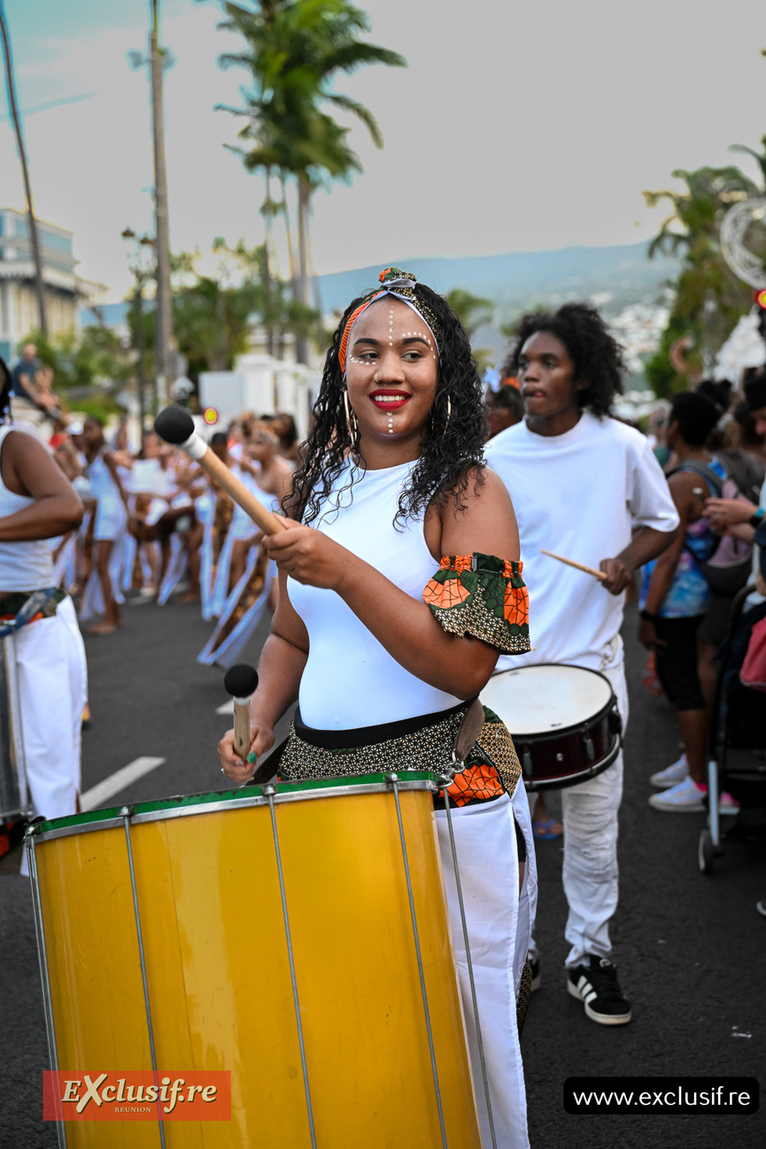 Défilé du 20 décembre 2026 à Saint-Denis: photos Défilé du 20 décembre 2026 à Saint-Denis: photos