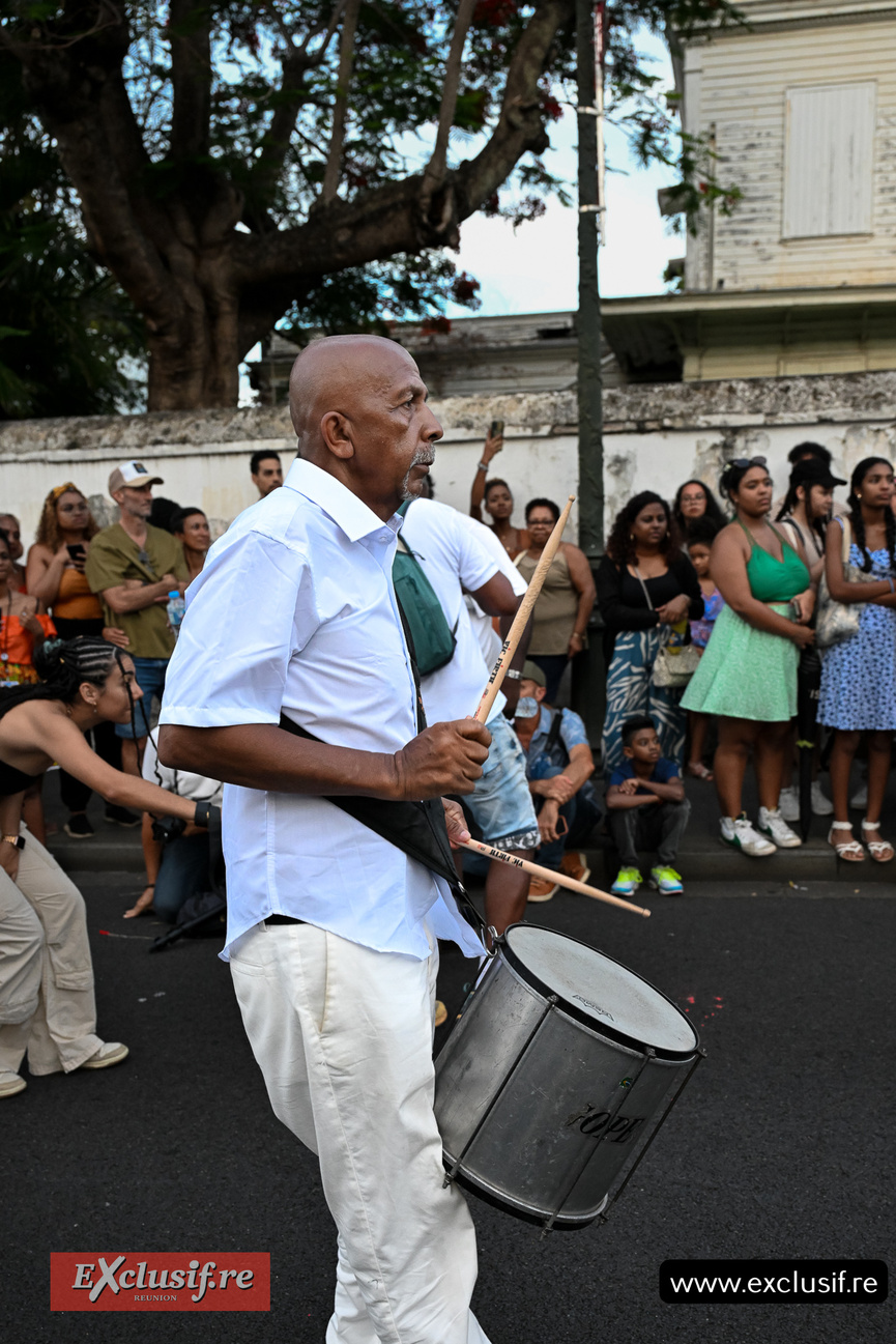 Défilé du 20 décembre 2026 à Saint-Denis: photos Défilé du 20 décembre 2026 à Saint-Denis: photos