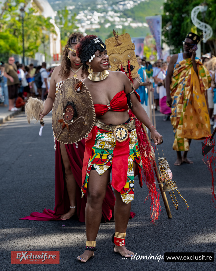 Défilé du 20 décembre 2026 à Saint-Denis: photos Défilé du 20 décembre 2026 à Saint-Denis: photos