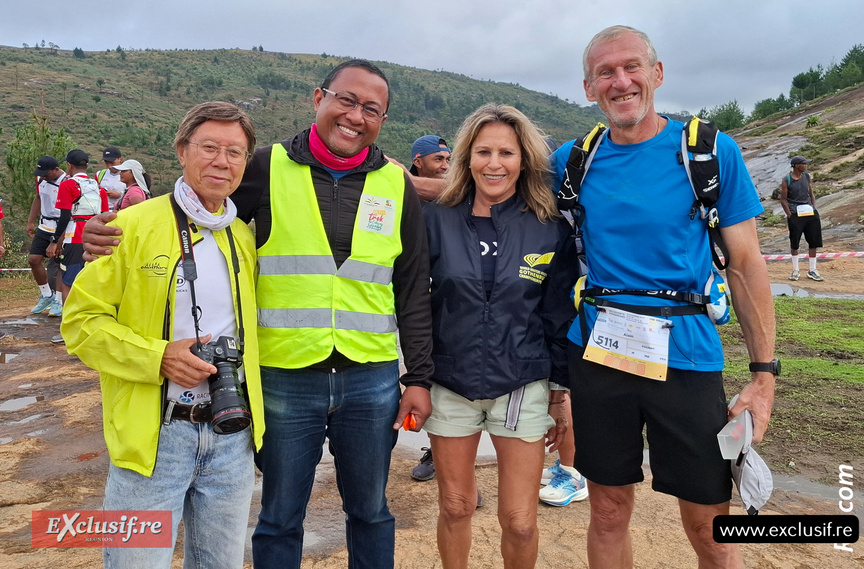 Quatre organisateurs de trails réunis : Roland CHANE (Trail du Volcan), Harimisa Razafinavalona ( UTCS) Marlène Chane See Chu (Trail du Volcan) et Alain Fourny (UTOP)