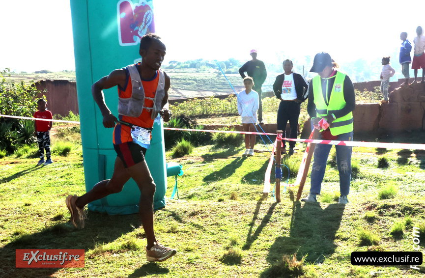 L'arrivée victorieuse de Matio sur l'étape 3 L'arrivée victorieuse de Matio sur l'étape 3