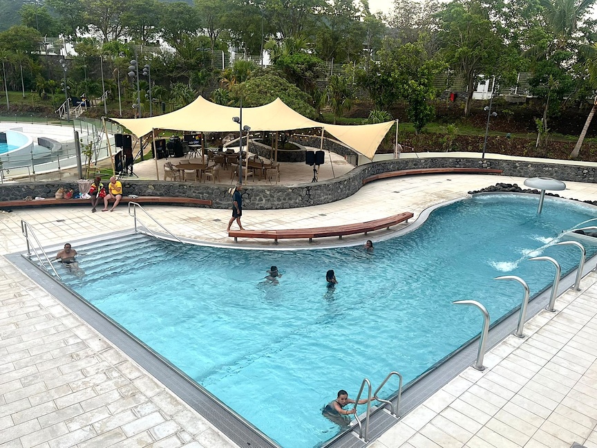 Aquanor à Saint-Denis a fait peau neuve, transformé en "îlet"