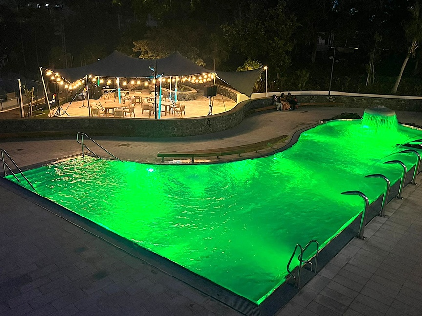 Aquanor à Saint-Denis a fait peau neuve, transformé en "îlet" Aquanor à Saint-Denis a fait peau neuve, transformé en "îlet"