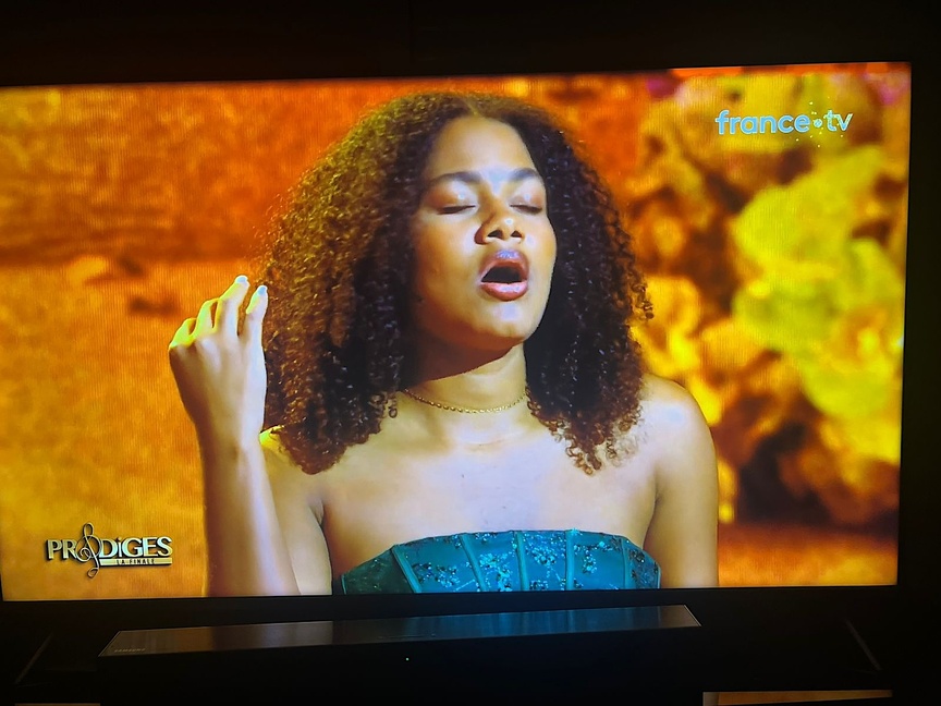 Lola a effectué de belles performances vocales...