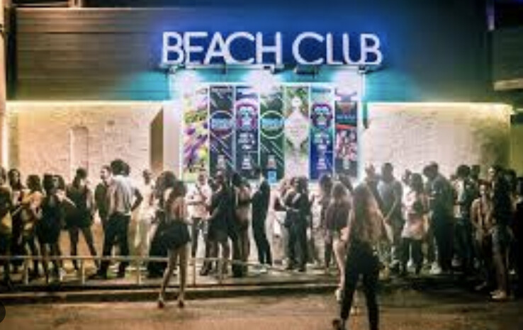 Le Beach a brûlé, le Beach va renaître de ses cendres (photo Facebook Beach Club)