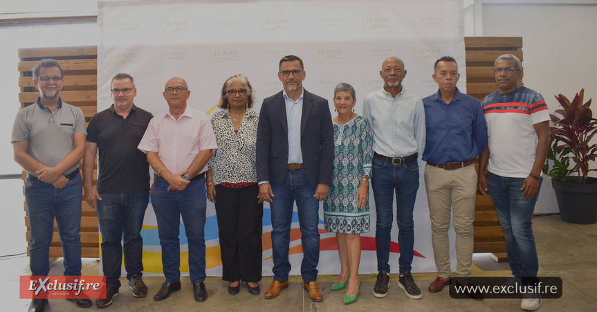 Olivier Hoarau et les élu.e.s présents à la cérémonie des voeux Olivier Hoarau et les élu.e.s présents à la cérémonie des voeux