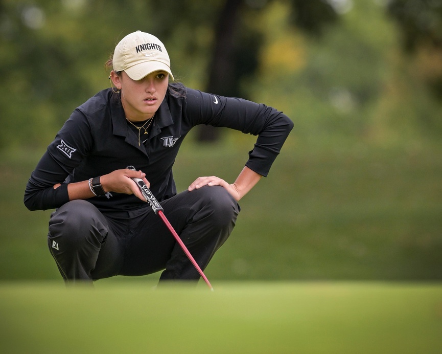 Concentrée sur le coup à venir... Concentrée sur le coup à venir...