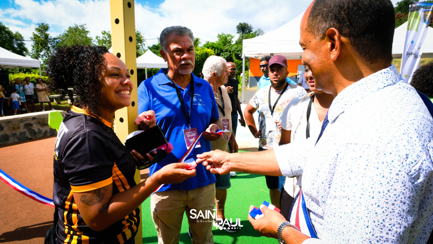 Emmanuel Séraphin, maire de Saint-Paul, a inauguré officiellement le site Emmanuel Séraphin, maire de Saint-Paul, a inauguré officiellement le site