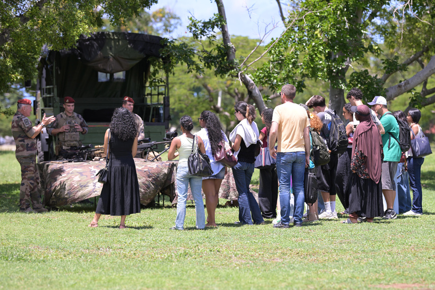 Les collégiens et lycéens présents pour un circuit d’ateliers découvertes Les collégiens et lycéens présents pour un circuit d’ateliers découvertes