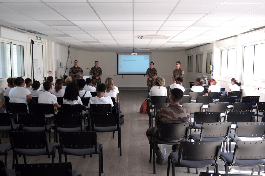 Armée: le 2e RPIMa présente ses capacités opérationnelles aux autorités Armée: le 2e RPIMa présente ses capacités opérationnelles aux autorités