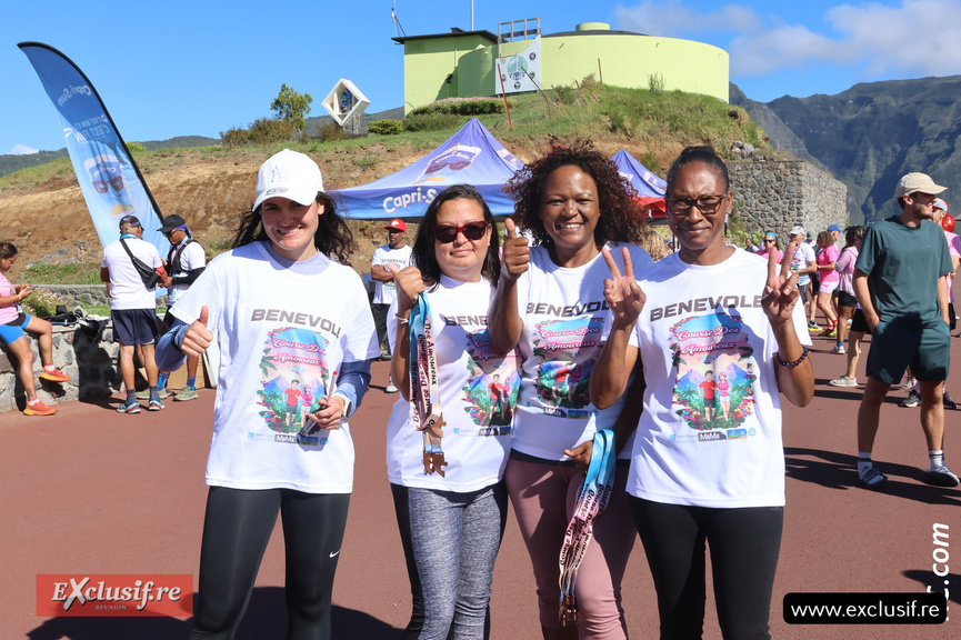 Des bénévoles très souriantes, n'est-ce pas ?