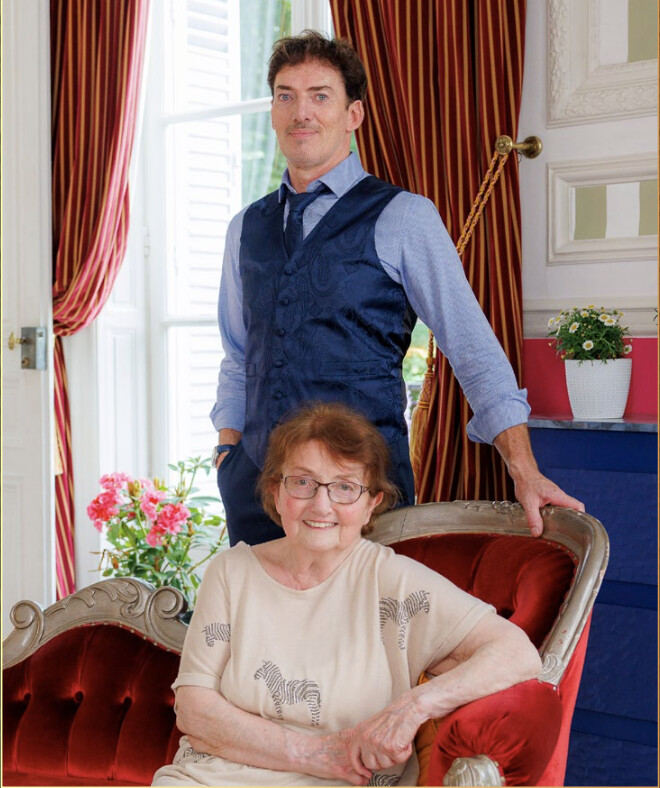 Serge (55 ans) et sa mère Anne-Marie (78 ans)