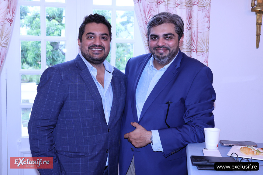 Cérémonie de remise collective d'ordres nationaux à la Préfecture: photos