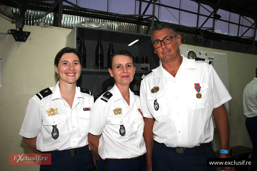 Gendarmerie Nationale de La Réunion: cérémonie d'hommage aux héros décédés Gendarmerie Nationale de La Réunion: cérémonie d'hommage aux héros décédés
