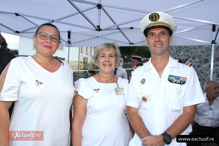 Gendarmerie Nationale de La Réunion: cérémonie d'hommage aux héros décédés Gendarmerie Nationale de La Réunion: cérémonie d'hommage aux héros décédés