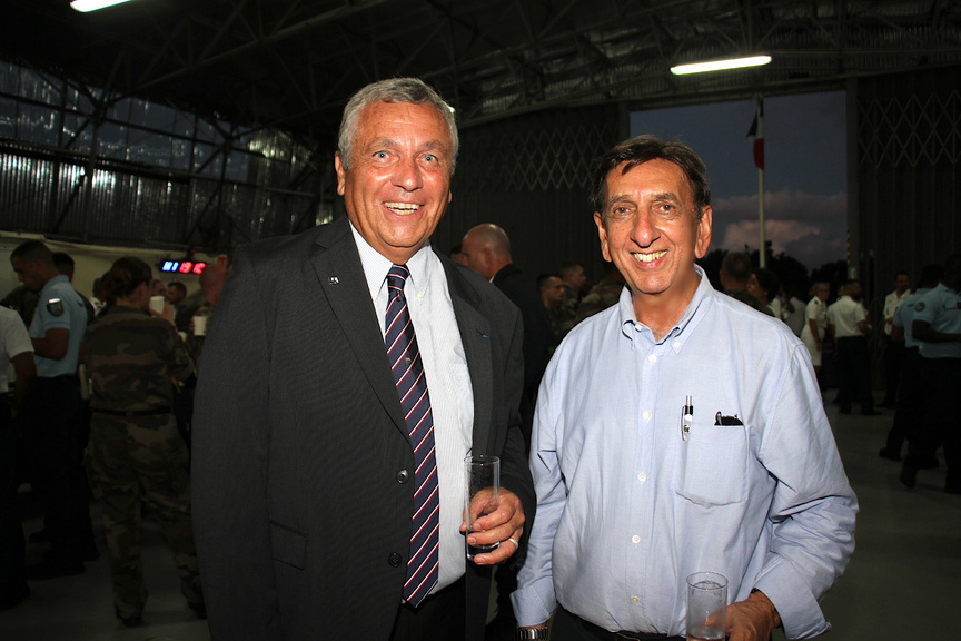 Gendarmerie Nationale de La Réunion: cérémonie d'hommage aux héros décédés Gendarmerie Nationale de La Réunion: cérémonie d'hommage aux héros décédés