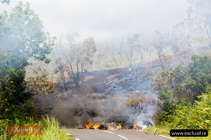 Volcan Piton de la Fournaise: toutes les photos de la traversée de la RN2 du vendredi 13 mars Volcan Piton de la Fournaise: toutes les photos de la traversée de la RN2 du vendredi 13 mars