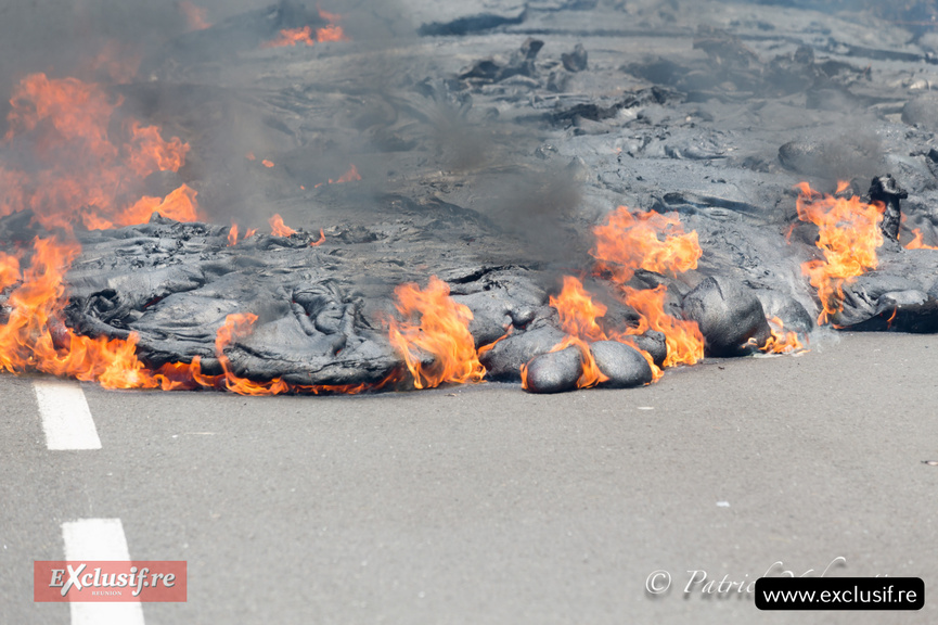 Volcan Piton de la Fournaise: toutes les photos de la traversée de la RN2 du vendredi 13 mars Volcan Piton de la Fournaise: toutes les photos de la traversée de la RN2 du vendredi 13 mars