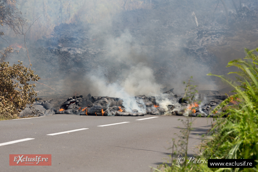 Volcan Piton de la Fournaise: toutes les photos de la traversée de la RN2 du vendredi 13 mars Volcan Piton de la Fournaise: toutes les photos de la traversée de la RN2 du vendredi 13 mars