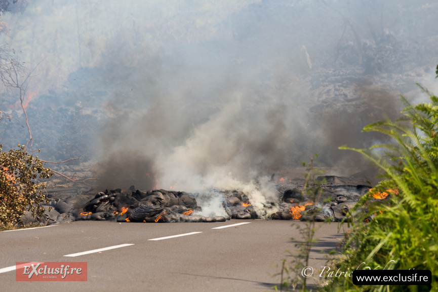 Volcan Piton de la Fournaise: toutes les photos de la traversée de la RN2 du vendredi 13 mars Volcan Piton de la Fournaise: toutes les photos de la traversée de la RN2 du vendredi 13 mars