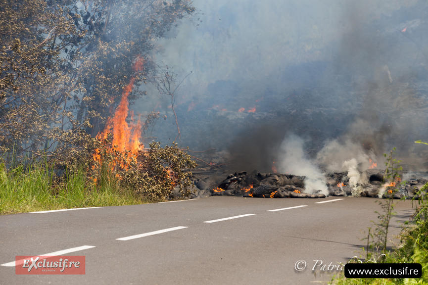 Volcan Piton de la Fournaise: toutes les photos de la traversée de la RN2 du vendredi 13 mars Volcan Piton de la Fournaise: toutes les photos de la traversée de la RN2 du vendredi 13 mars