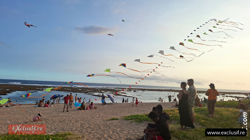 Des cerf-volants dans le ciel de la capitale du Sud Des cerf-volants dans le ciel de la capitale du Sud