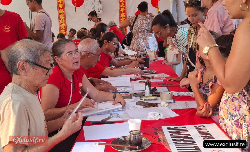 Dans un stand de calligraphie, on avait la possibilité de transcrire son prénom en chinois