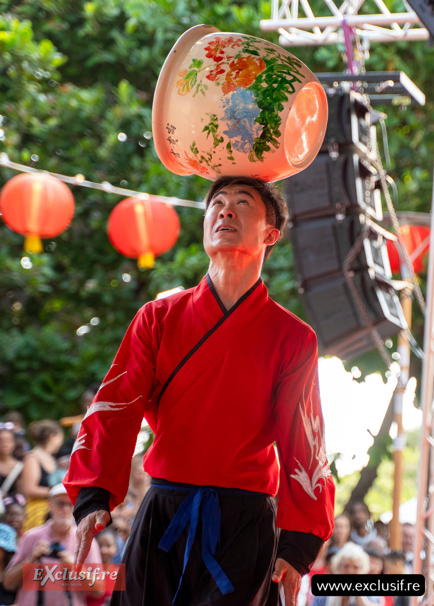 Des artistes de la troupe de Shenzen ont assuré le spectacle